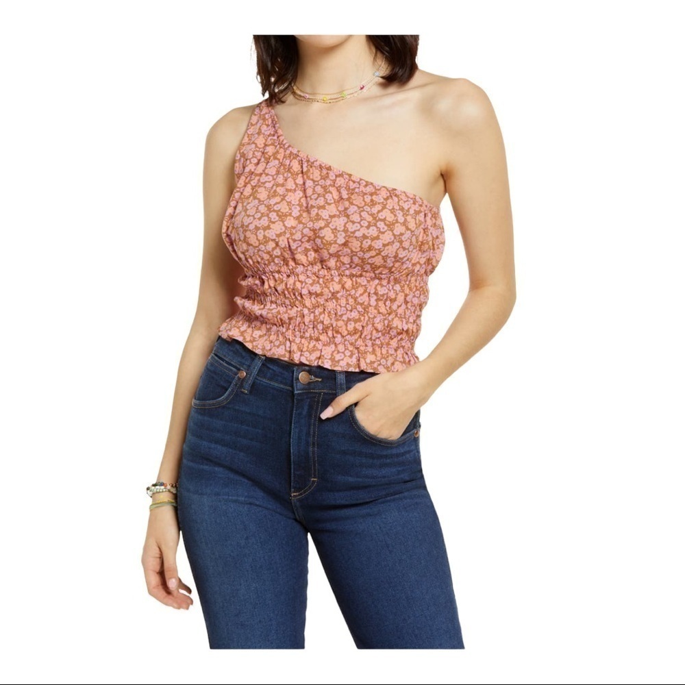 ♥️BP♥️FLORAL One Shoulder Crop Top size ( XS)